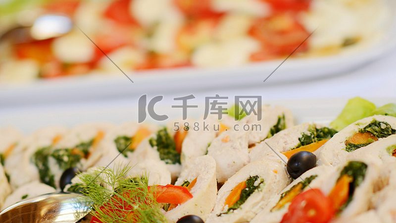 裱花甜品对奶油的要求较高，主要表现在以下几个方面：